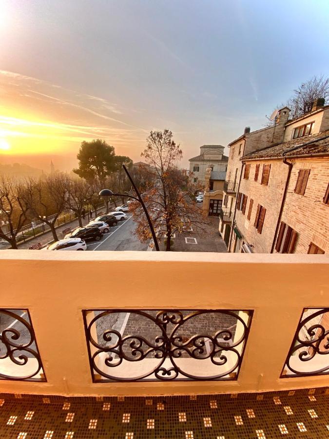 B&B Terrazza Sul Borgo Mogliano Dış mekan fotoğraf