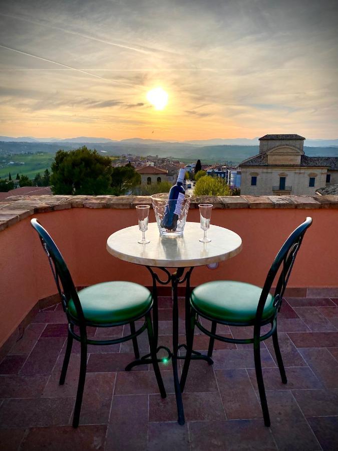 B&B Terrazza Sul Borgo Mogliano Dış mekan fotoğraf